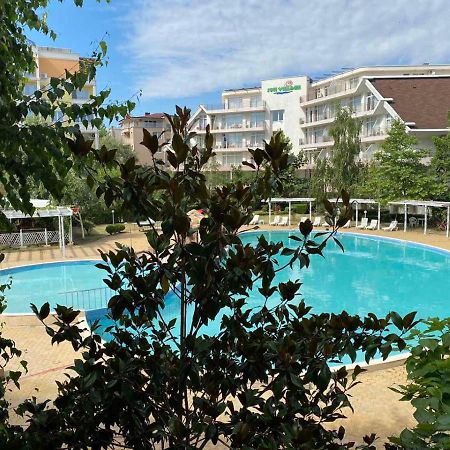 Yves 2 Bed Apart At Sun Village Sunny Beach Not Far Away From The Sea Extérieur photo
