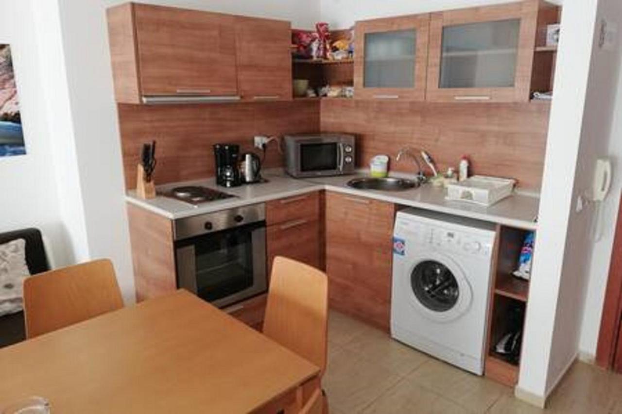 Yves 2 Bed Apart At Sun Village Sunny Beach Not Far Away From The Sea Extérieur photo