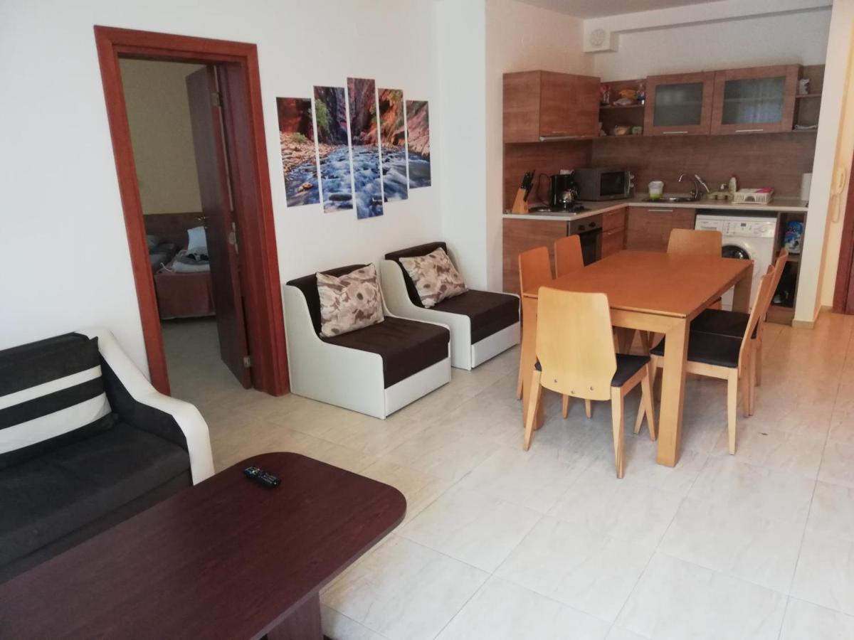 Yves 2 Bed Apart At Sun Village Sunny Beach Not Far Away From The Sea Extérieur photo