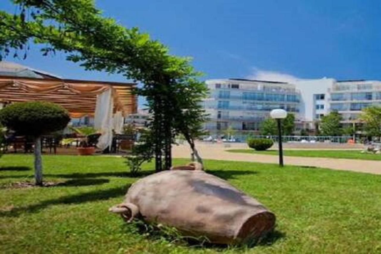 Yves 2 Bed Apart At Sun Village Sunny Beach Not Far Away From The Sea Extérieur photo