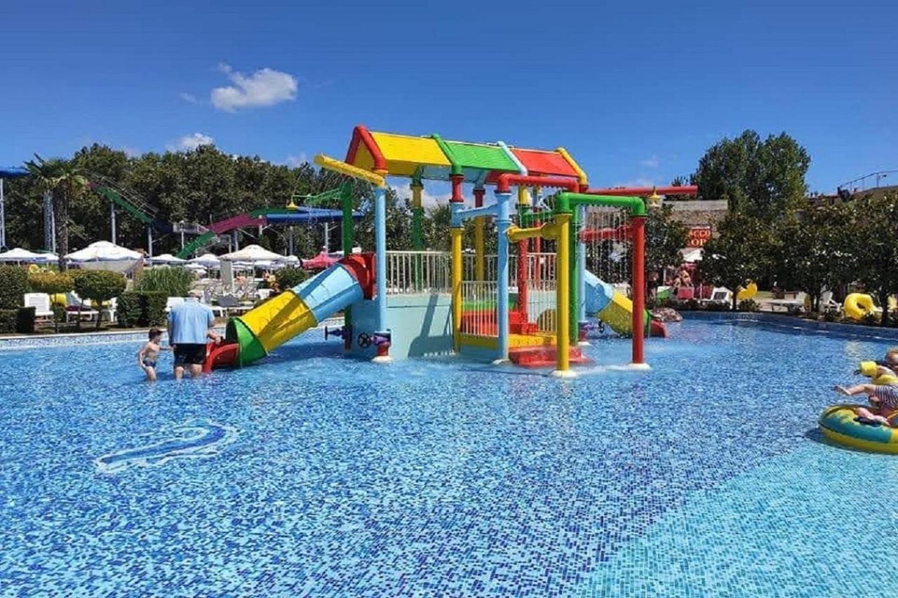 Yves 2 Bed Apart At Sun Village Sunny Beach Not Far Away From The Sea Extérieur photo